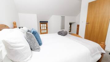 1 slaapkamer, een strijkplank/strijkijzer, gratis wifi, beddengoed