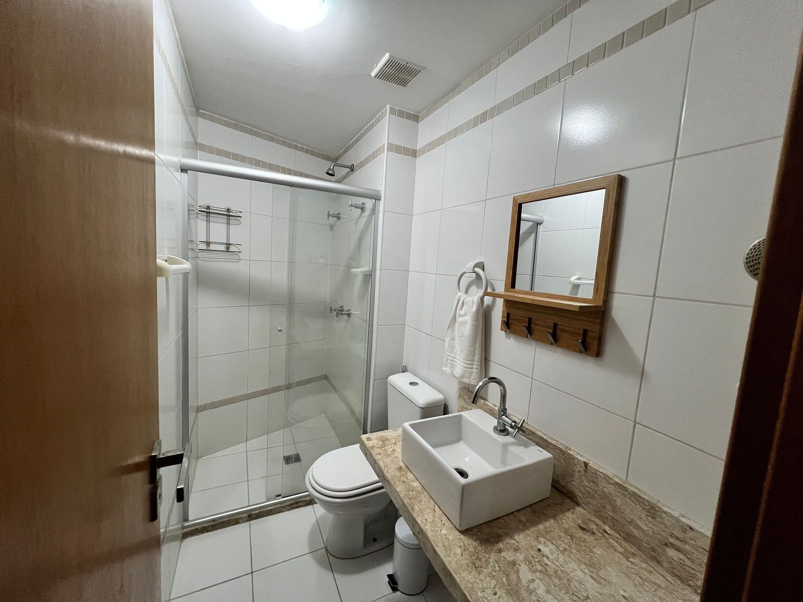 Basic Apartment | Bathroom | Shower