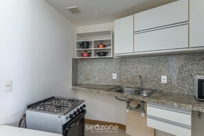 Basic Apartment | Private kitchen - Apt Sea View in Front of the Beach Ptv0912 (Salvador)