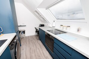Fridge, microwave, oven, stovetop - Stylish Lerwick 2BR Apt with Harbour & Town Views (Lerwick)
