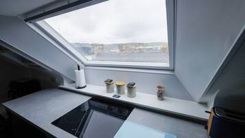 冰箱、微波炉、烤箱、炉灶