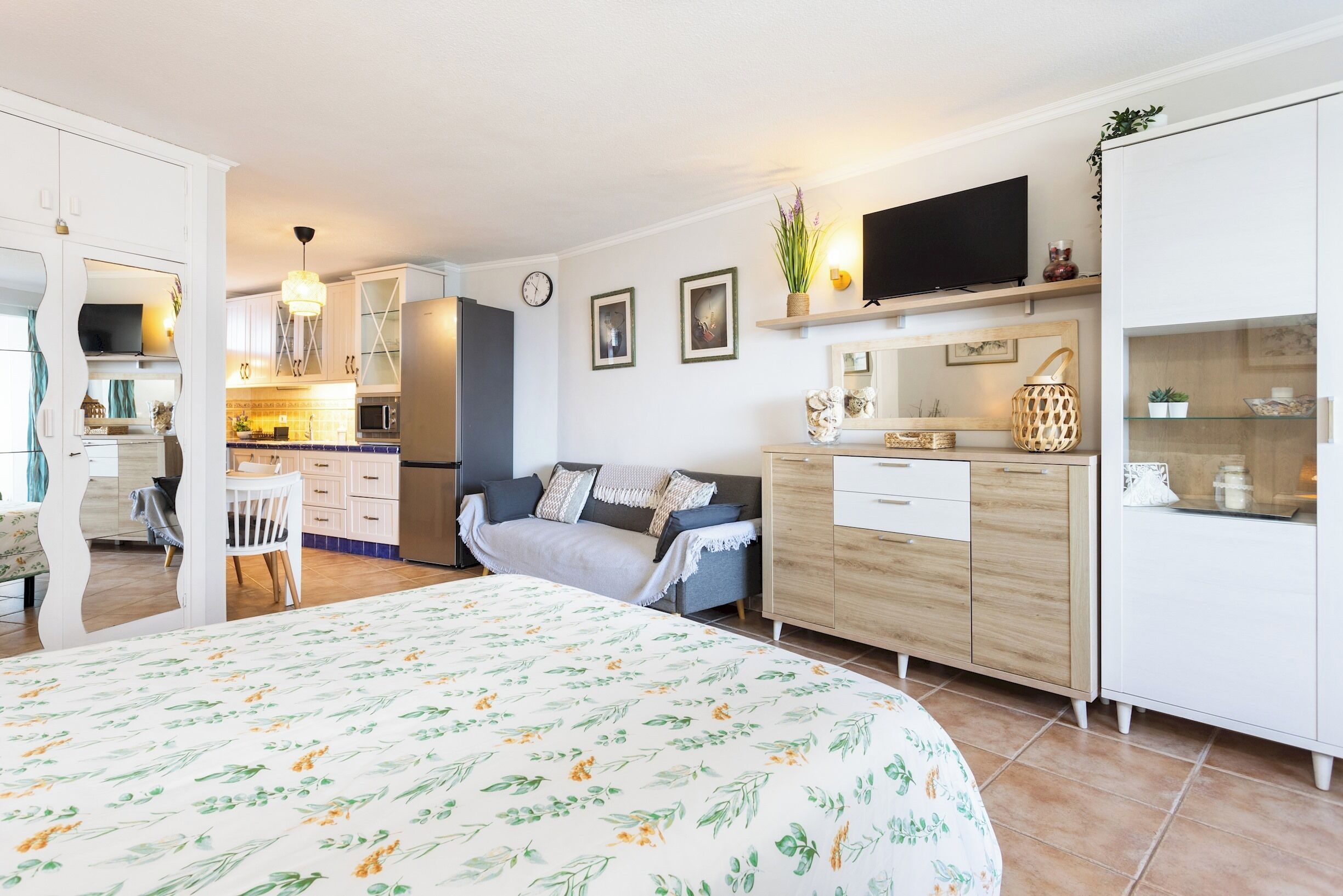 Strykjärn/strykbräda, wi-fi och sängkläder