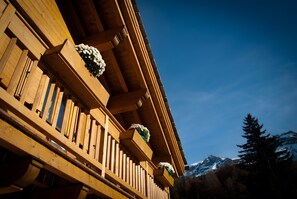 Exterior - Gratacul Room with Mountain View, Shared Terrace and Wi-Fi (Valtournenche)