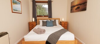 Peaceful Lerwick Stay; Large Garden, Isles Views