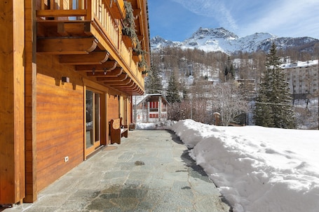 Terrace/patio. Room 'Lampon' with Mountain View, Shared Terrace