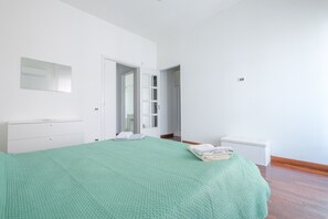 Bügeleisen/Bügelbrett, WLAN, Bettwäsche