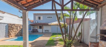 Casa com Piscina e Churrasqueira no Parque Fehr