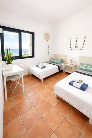 3 bedrooms, bed sheets