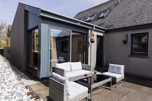 Terrace/patio - NEW to VRBO: Spacious Lerwick Home, Sea View, Wood Stove (Lerwick)