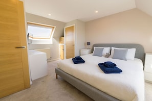 Iron/ironing board, free WiFi, bed sheets - NEW to VRBO: Spacious Lerwick Home, Sea View, Wood Stove (Lerwick)