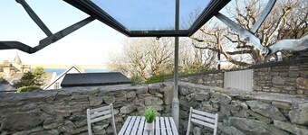 Elegant Lerwick Townhouse • Harbour Views + Patio