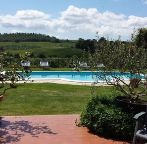 Pool - Room 'Camera 3 - Il Maggio' with Shared Pool, Wi-Fi and Air Conditioning (Manciano)