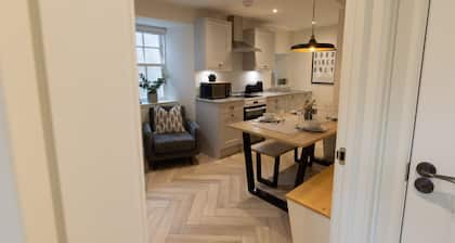 Central Lerwick, Near Harbour, With Private Garden
