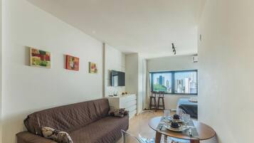 Basic Apartment | Living area