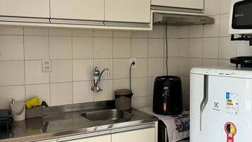 Basic Apartment | Private kitchen