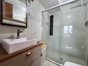 Basic Apartment | Bathroom | Shower - Studio in Barra 600 m From the Beach Bsf0806 (Salvador)
