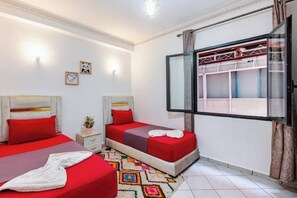 2 bedrooms, iron/ironing board, WiFi, bed sheets - Guéliz Marrakech 2-Authentic, spacious, central (Marrakech)