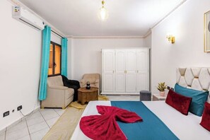 2 chambres, fer et planche à repasser, Wi-Fi, draps fournis