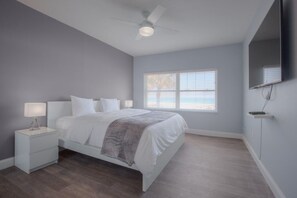 Free WiFi, bed sheets - Be A Nomad - Calm Oceanfront Retreat (Jacksonville Beach)