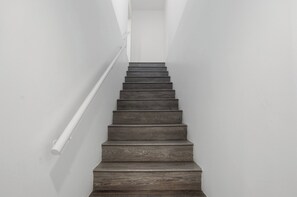 Interior - Be A Nomad - Calm Oceanfront Retreat (Jacksonville Beach)