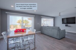 Interior - Be A Nomad - Calm Oceanfront Retreat (Jacksonville Beach)