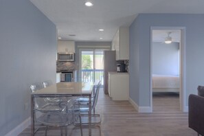 Dining - Be A Nomad - Calm Ocean Retreat Six (Jacksonville Beach)