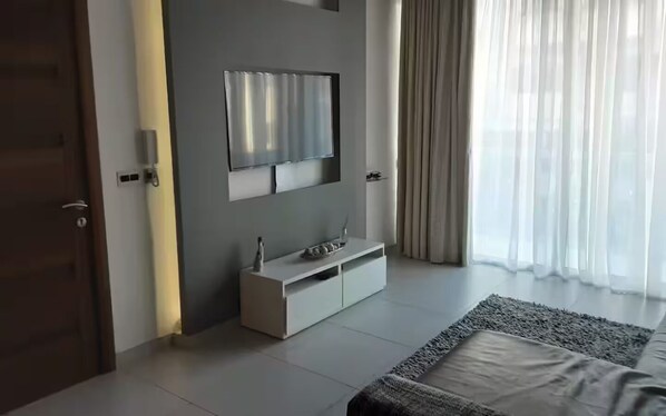 Interior - Modern 3BR Apartment in Swieqi (Is-Swieqi)