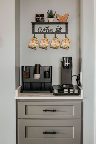Mountain Oasis: NEW Fishersville Apartment