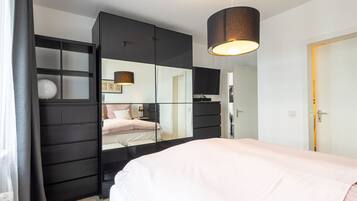 Schreibtisch, Bügeleisen/Bügelbrett, kostenloses WLAN, Bettwäsche