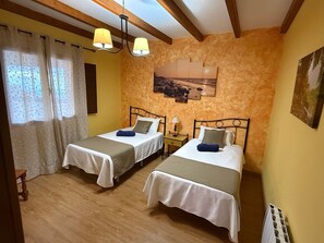 Fer et planche à repasser, Wi-Fi, draps fournis