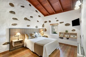 Strykjärn/strykbräda, wi-fi och sängkläder