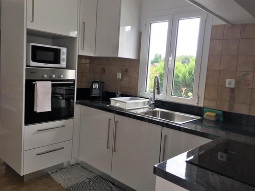 Casinha Da Vila : Vue Montagne, Terrasse Privée et Climatisation