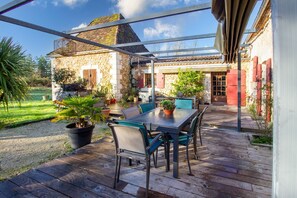 Outdoor dining - Le clau des cerisiers in the heart of Périgord (Pourpre) (Saint-Jean-d'Estissac)