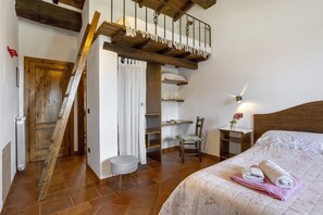 WiFi, bed sheets - Room 'Camera A - Prato Fiorito' with Mountain View, Shared Pool and Garden (Bagni di Lucca)
