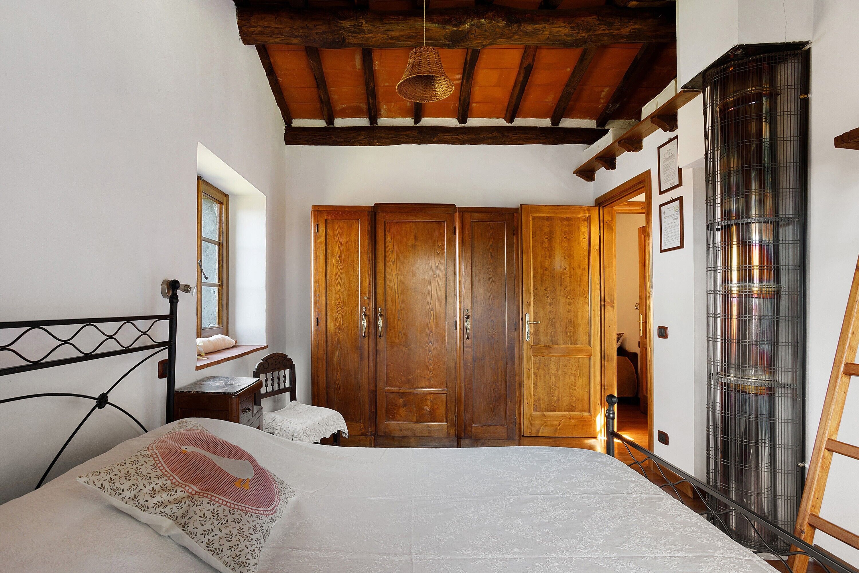 2 bedrooms, bed sheets