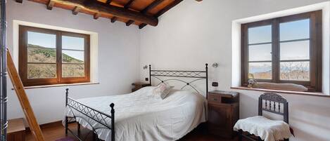 2 bedrooms, bed sheets