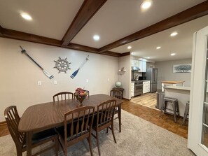 Dining - Great Lakes Resort - Big House - Suite 14 (Lexington)