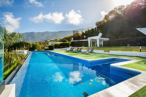 Vacation Home 'Golosa 1' with Spectacular Views, Pool & Jacuzzi