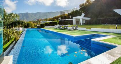 Casa Vacances 'Golosa 1' : vues spectaculaires, piscine et jacuzzi sur place