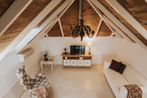 TV - 'Golosa 2' with Sea View, Shared Pool and Wi-Fi (La Orotava)