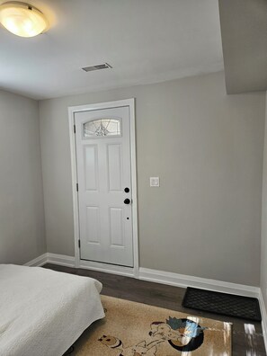 1 habitación, tabla de planchar con plancha, wifi y ropa de cama 
