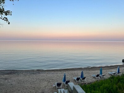 Great Lakes Resort - Jr Suite - Suite 9