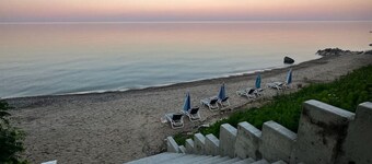 Suite #4 - Great Lakes Resort in Lexington