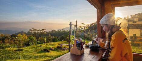 Petit déjeuner composé de spécialités régionales compris tous les jours