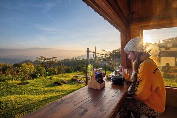 Free daily local cuisine breakfast - Doi Inthanon Tea Farmstay (Mae Wang)