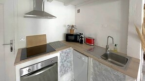 Private kitchen - MAIS LEtrier n7 les saintes maries de la mer (Saintes-Maries-de-la-Mer)