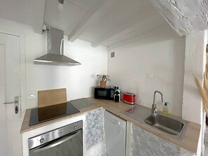 Refrigerador, microondas, horno, lavavajillas