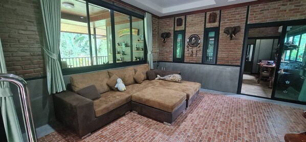 Living area - Peaceful house surrounding by nature (Aoluke)