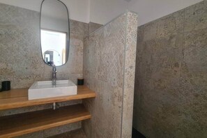 Bathroom - BUT Augusta M les saintes maries de la mer (Saintes-Maries-de-la-Mer)