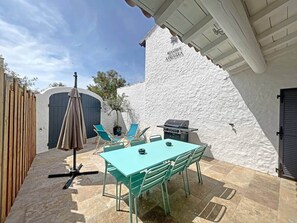 Outdoor dining - BUT Augusta M les saintes maries de la mer (Saintes-Maries-de-la-Mer)